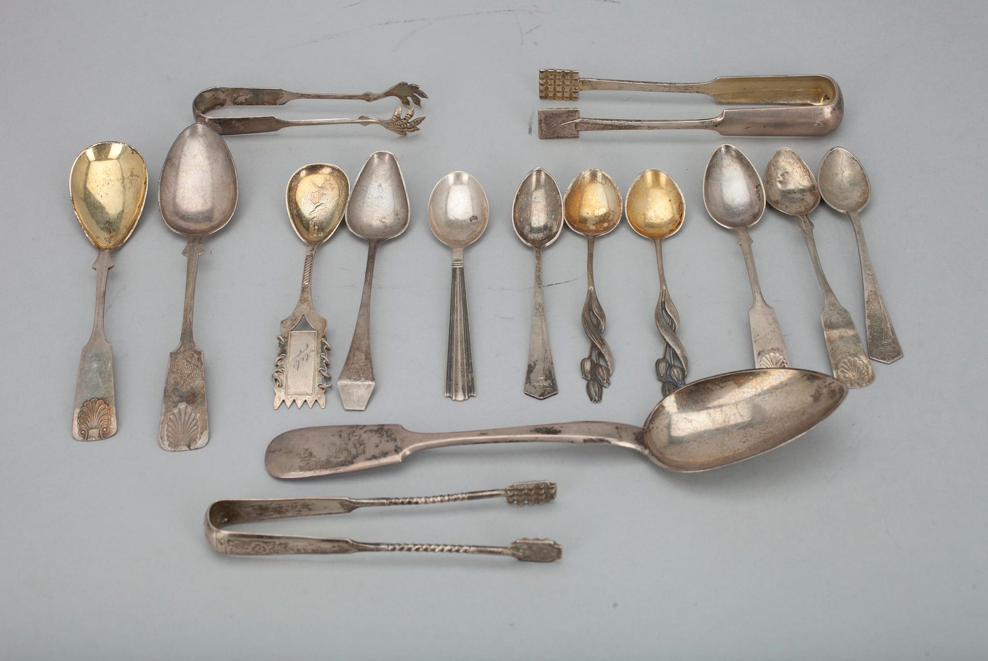PARTI SILVER, 12 skedar och 3 sockertänger. 800 - 813 silver. Finland, Ryssland 1853 - 1966. Vikt 310 g.