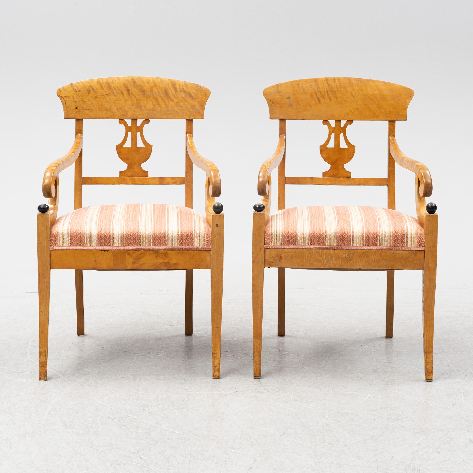 Karmstolar, ett par, Karl Johan, 1800-talets mitt.