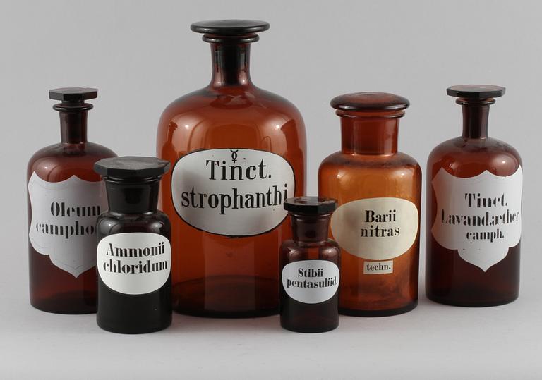 APOTEKSFLASKOR, 6 st, glas, 1900-talets första hälft.