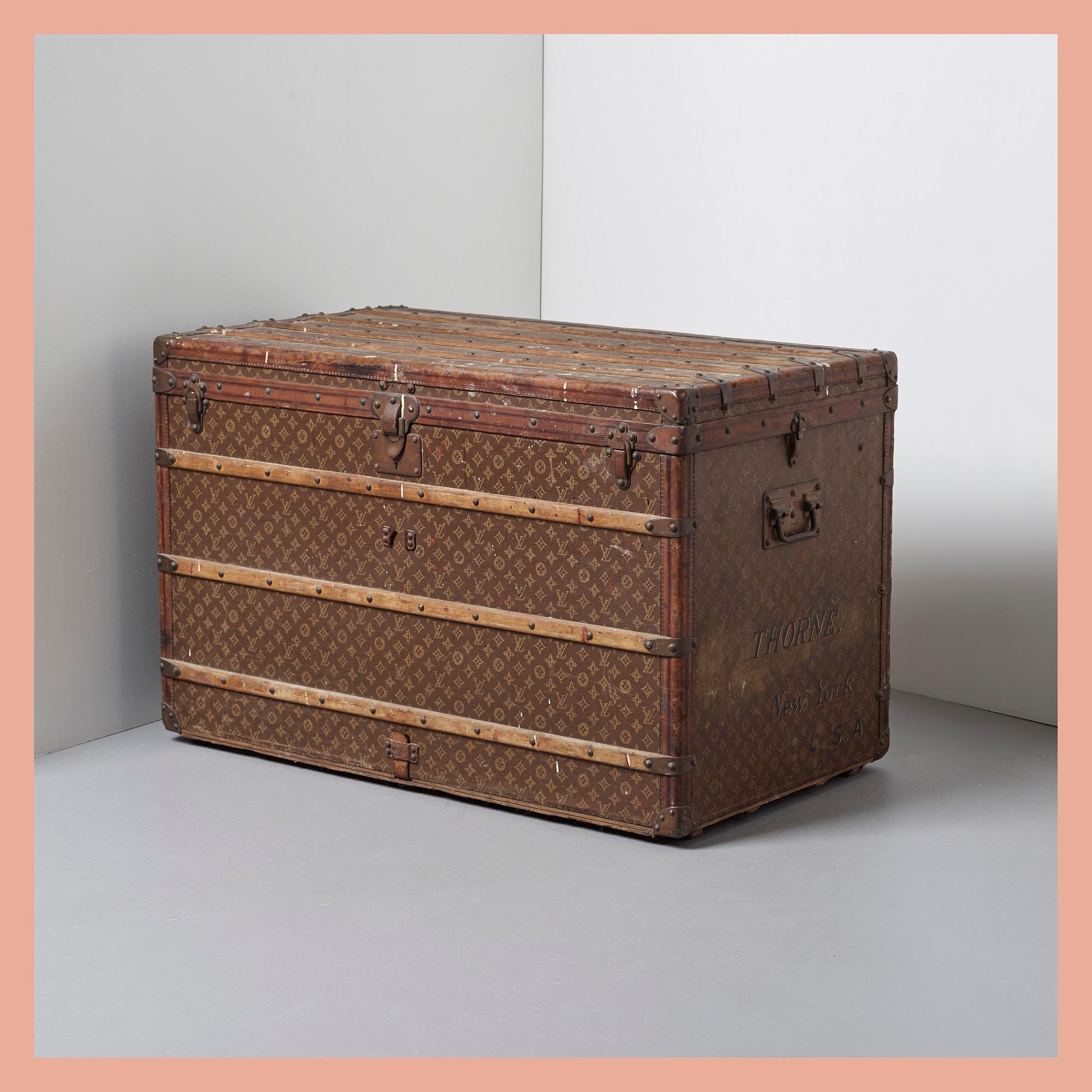 KOFFERT, Louis Vuitton.
