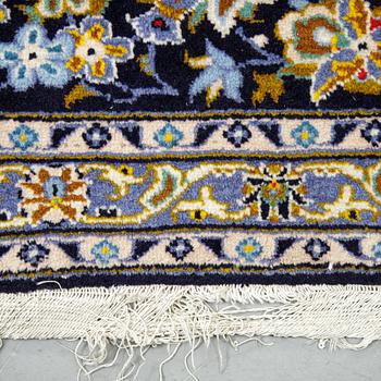 A carpet, Kashan ca 415 x 300 cm.