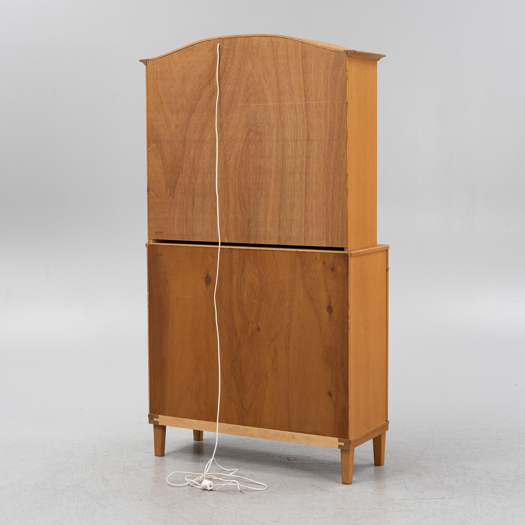 Carl Malmsten, vitrinskåp, "Herrgården", 1900-talets andra hälft.