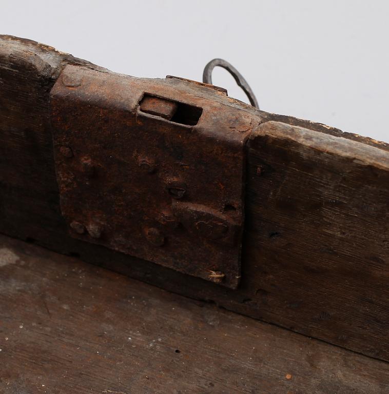 SKRIN, målat trä, 1700-talets första hälft.