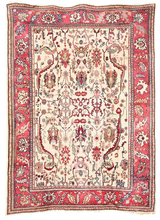 SEMI-ANTIQUE USHAK.