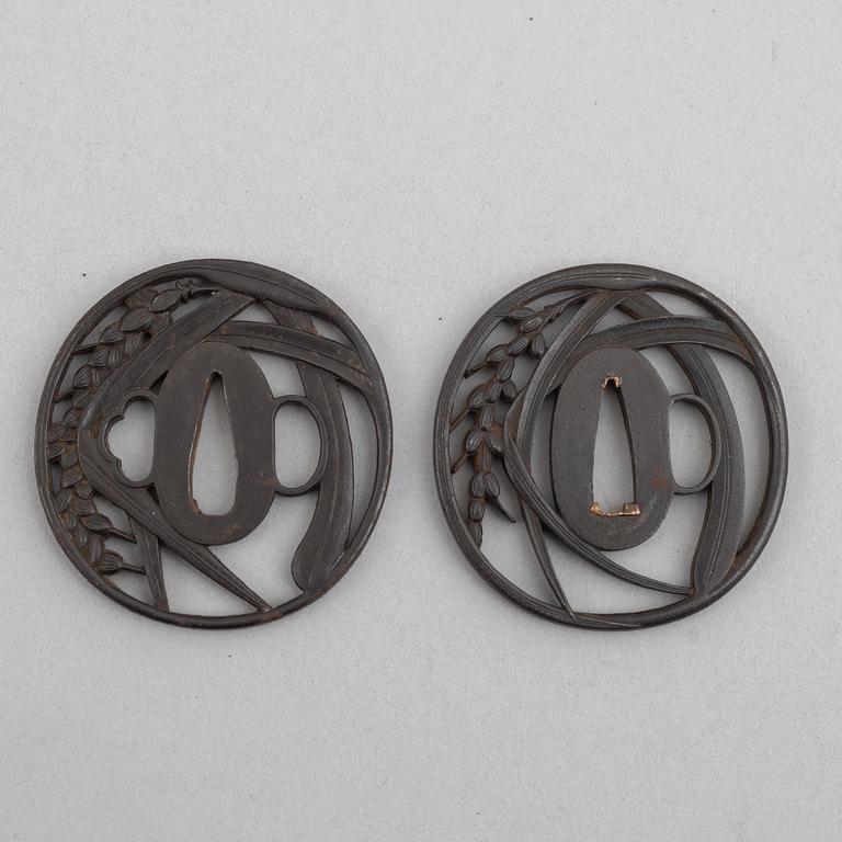 Tsuba, 2 pcs Japan, of which 1 mei Chosu ju Masasada, around the year 1800.