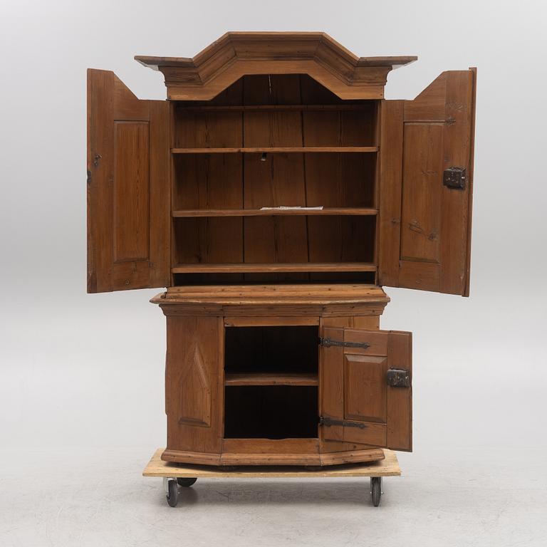 A cabinet, 18th Century.