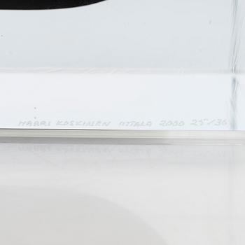 Harri Koskinen, lasiveistos, "Alue", Pro Arte, signeerattu Harri Koskinen, Iittala 2000, 25/30.