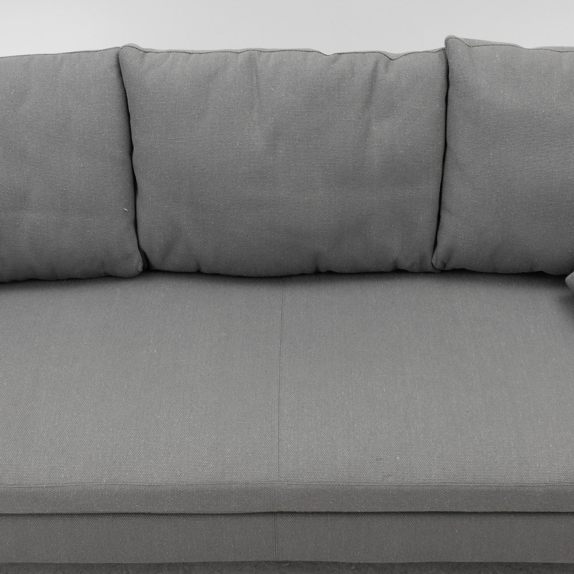 Antonio Citterio, a 'Charles' sofa, B&B Italia.