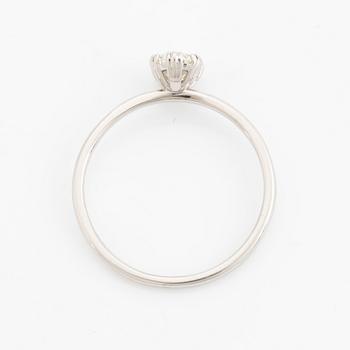 Oval cut diamond ring.