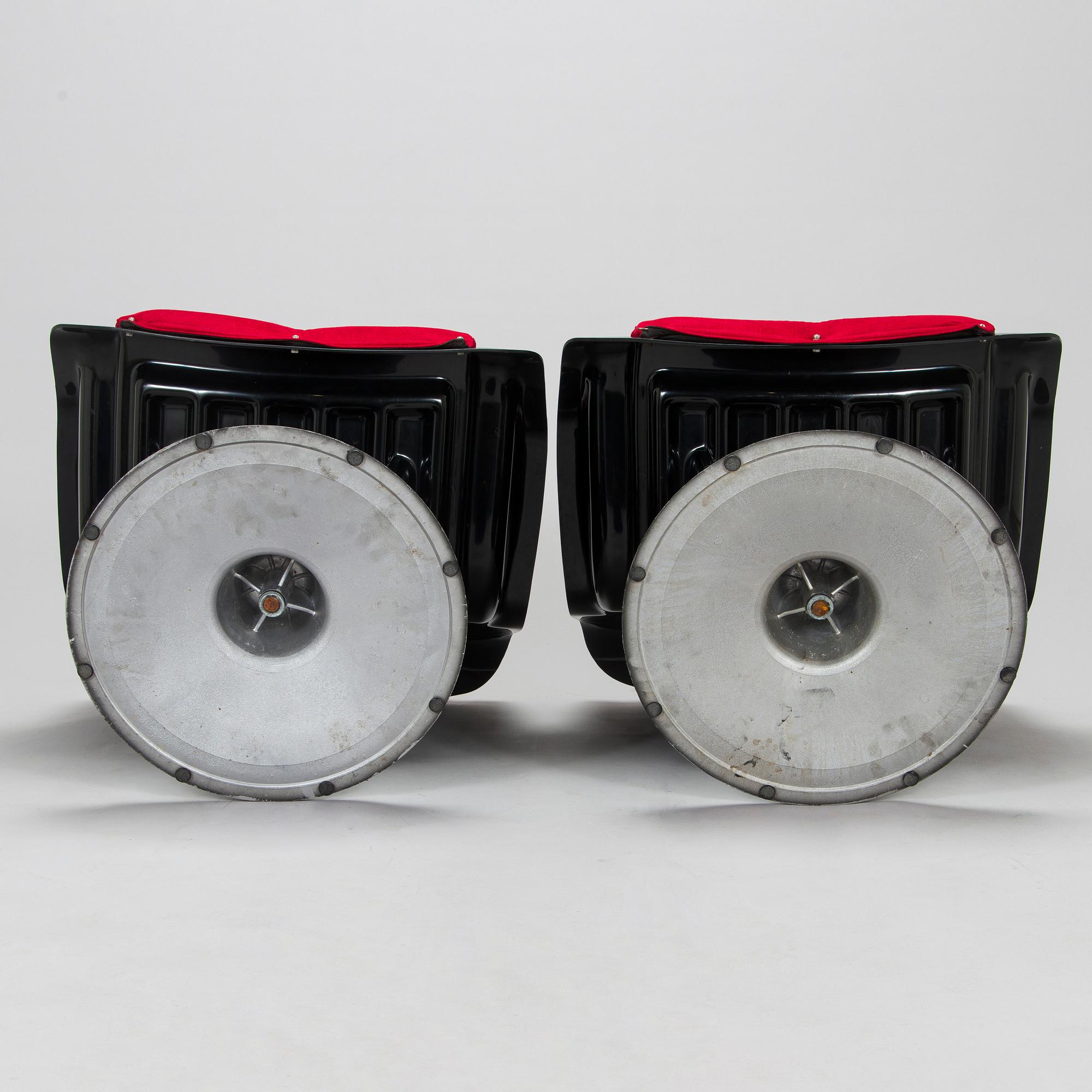 Yrjö Kukkapuro, a pair of 1960/1970s armchairs, model 3814-KF, for Haimi.