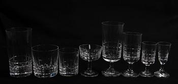 SERVIS, ca 80 delar. Glas, "City" Kosta.