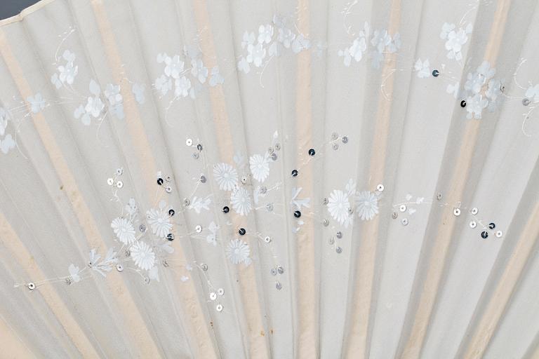 SOLFJÄDRAR, 2st, troligen 1800-tal.