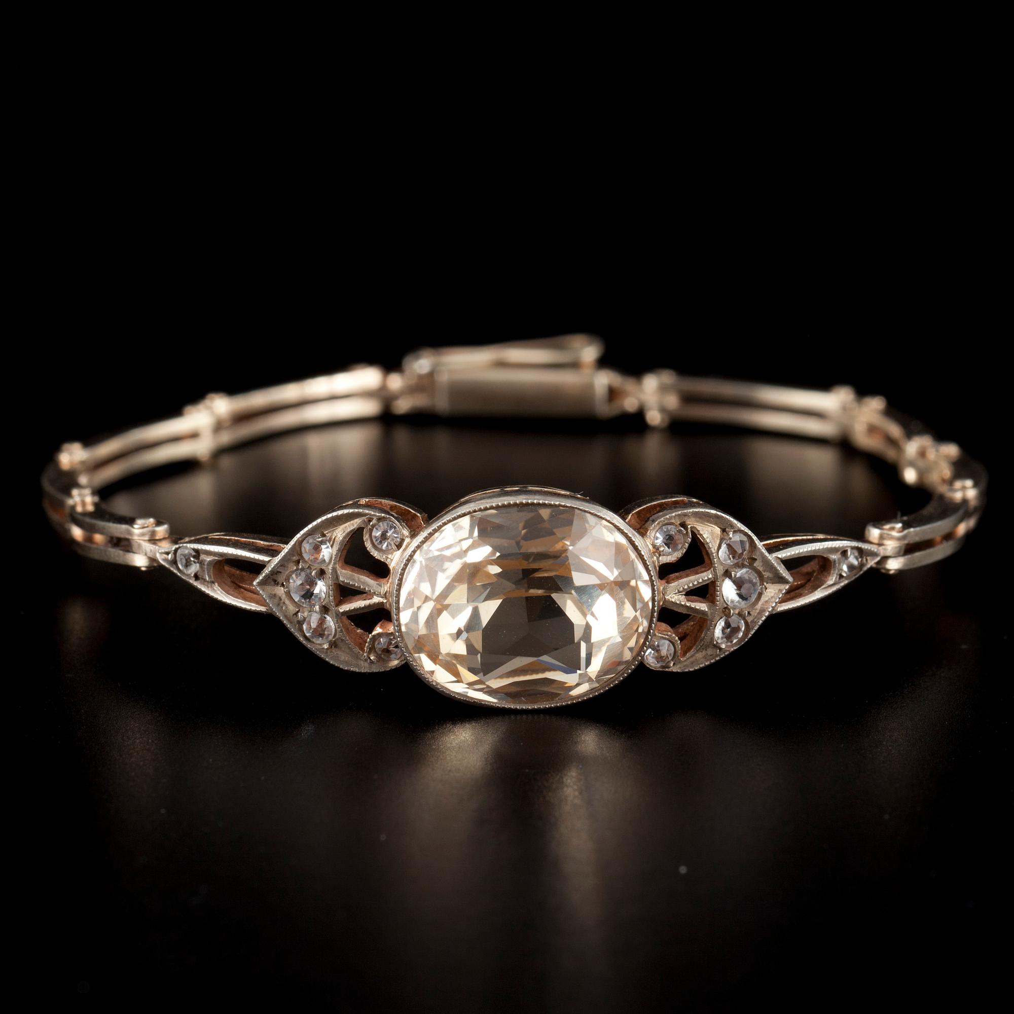 RANNEKORU, kullattua hopeaa, Neuvostoliitto, synteettiset kivet. 1900-luvun alku.