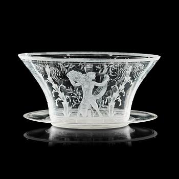 260. An Edward Hald engraved glass bowl with stand, Orrefors 1929.