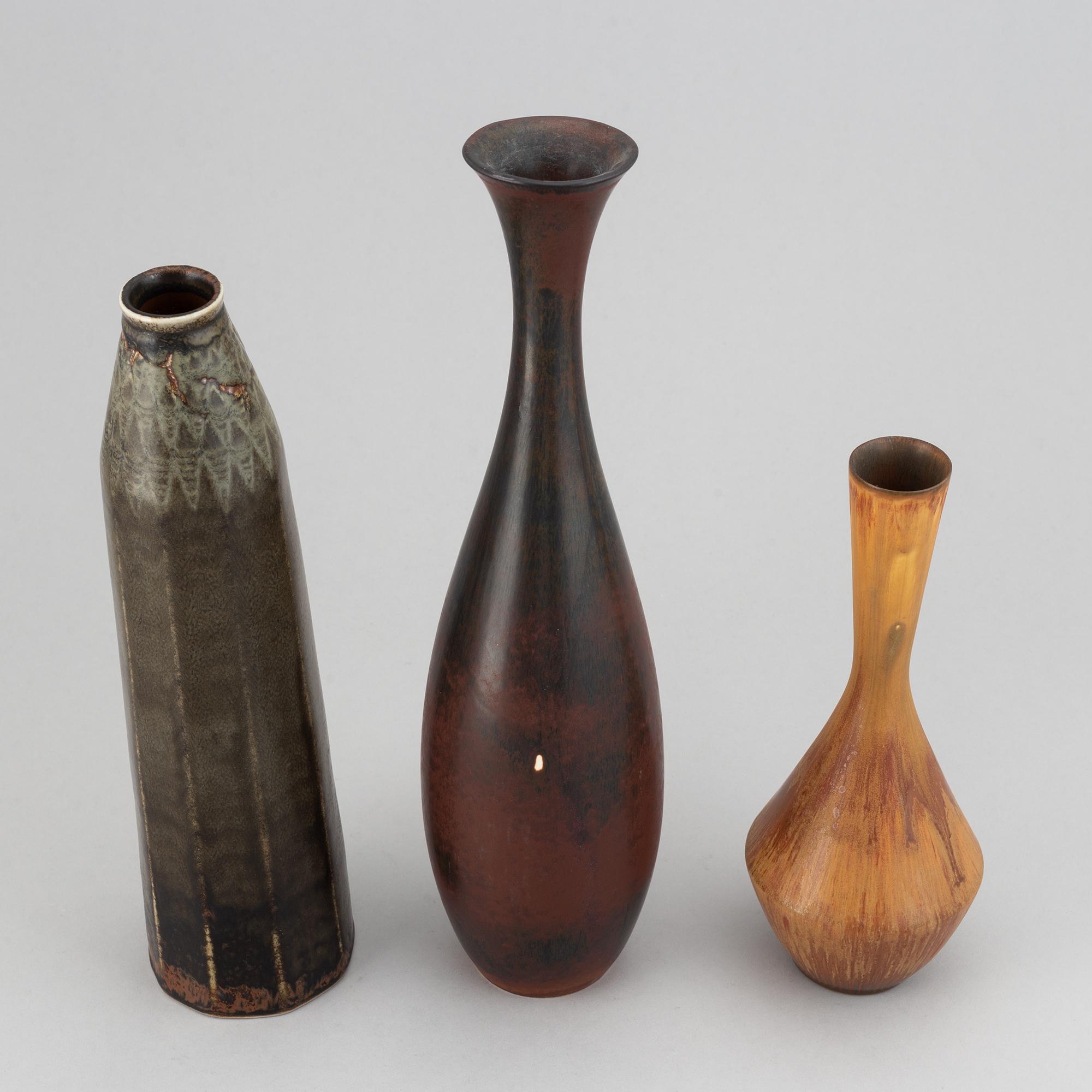 Carl-Harry Stålhane, a set of three stoneware vases, 1950/60s.