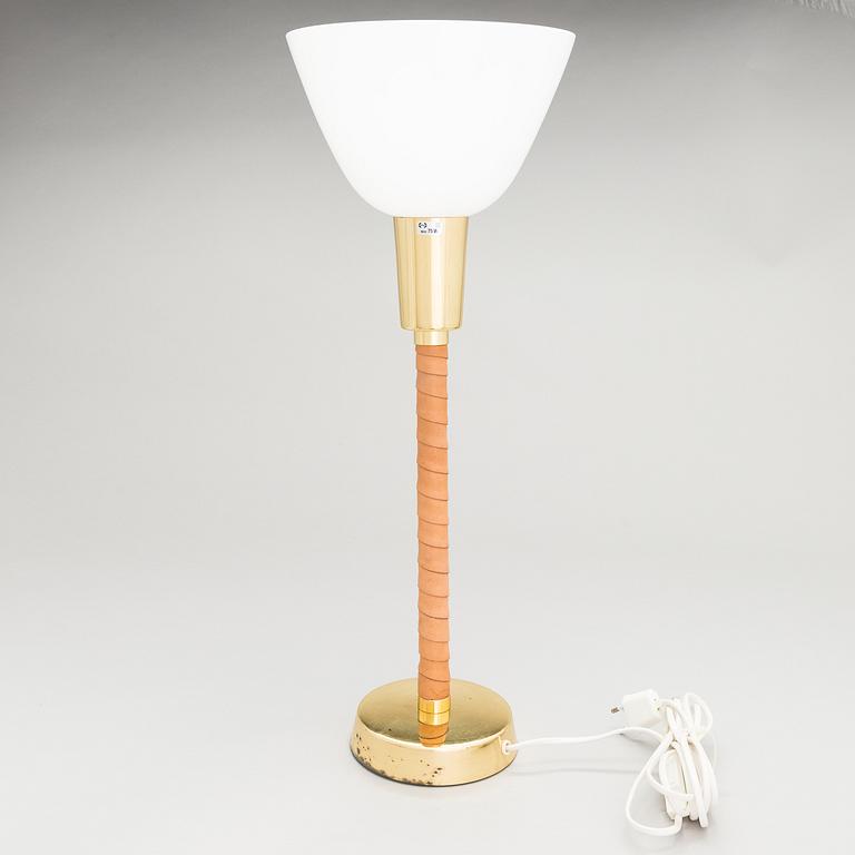 Lisa Johansson-Pape, bordslampa, modell 940-025, Orno 1900-talets slut.