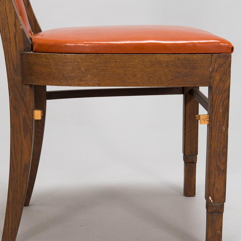 Eliel Saarinen, pöytä ja tuoleja, 4 kpl, Huonekaluliike Mikko Nupponen 1900-luvun alku.