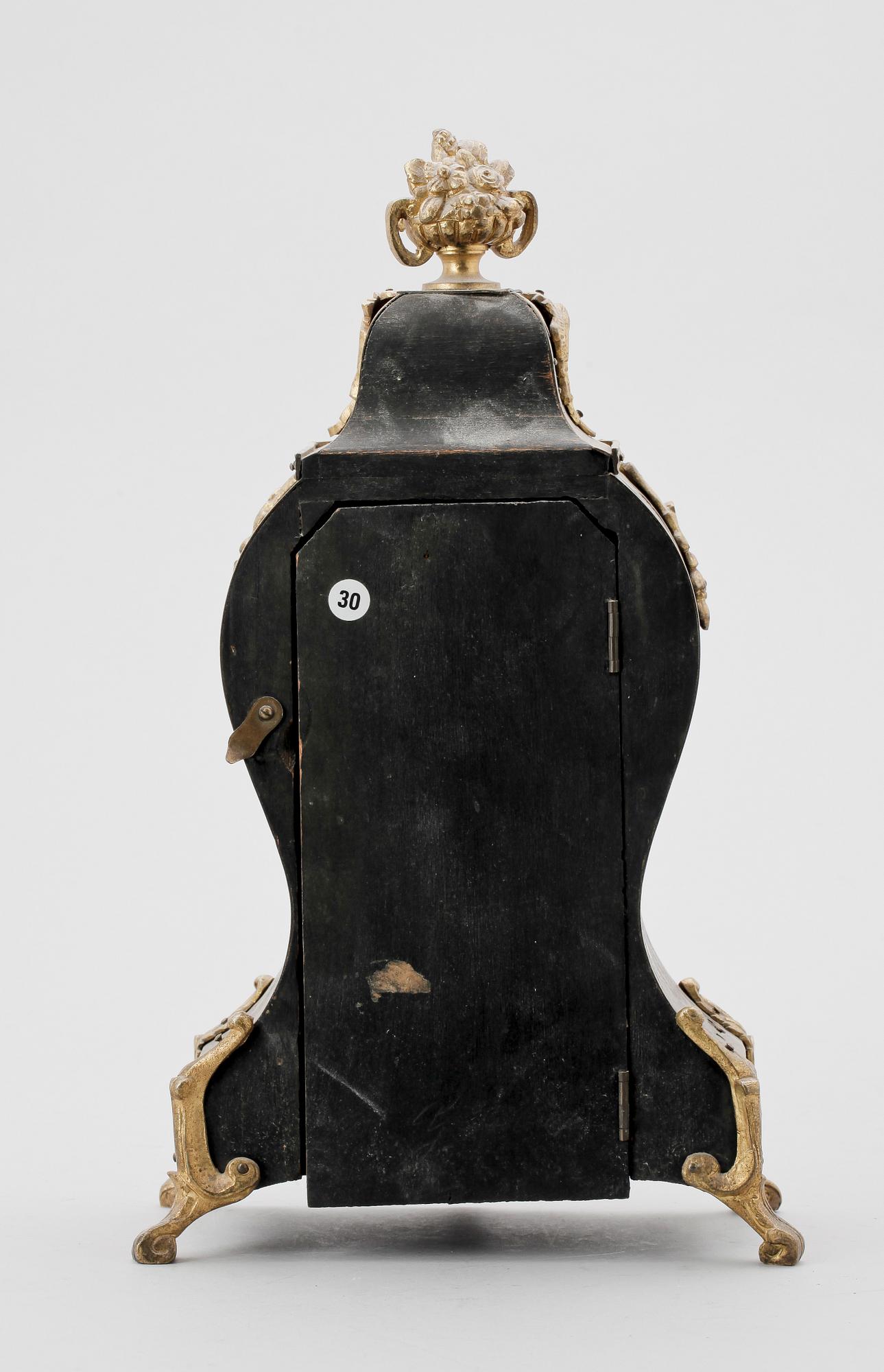 BORDSPENDYL, Louis XV stil, 1800-talets andra hälft.