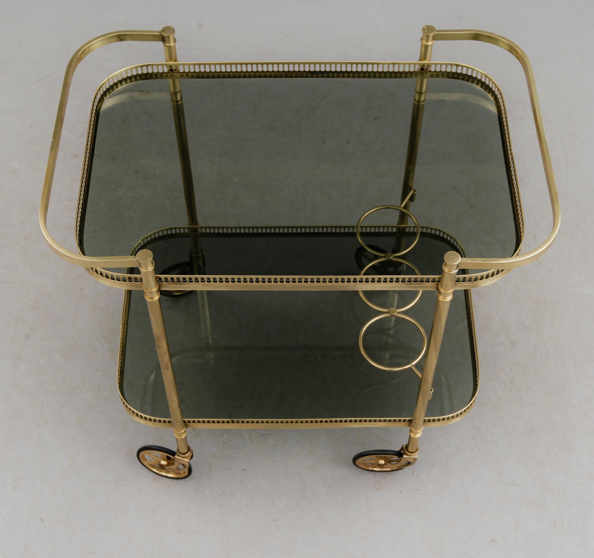 SERVERINGSVAGN, 1900-talets andra hälft.