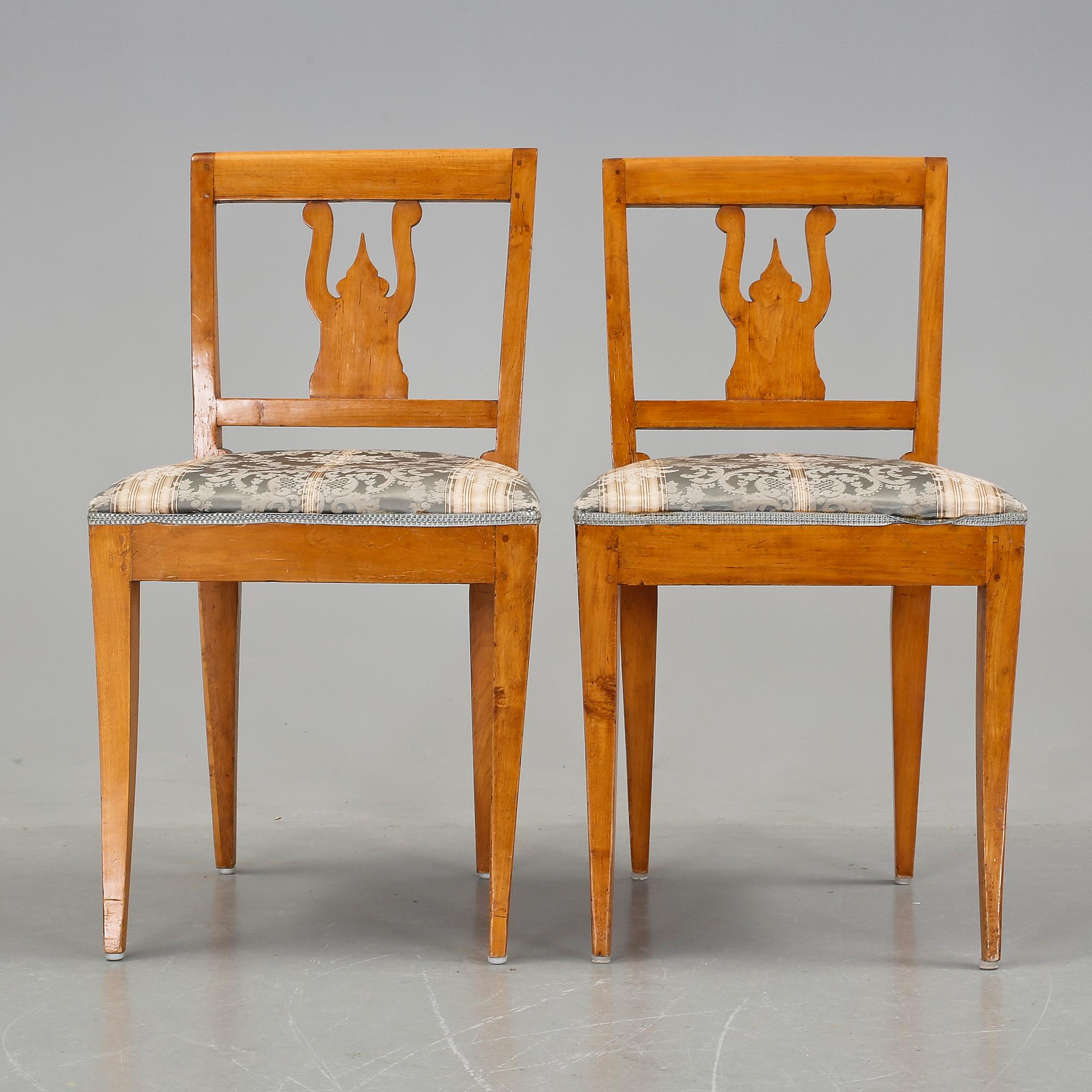 STOLAR, ett par, empirestil, 1800/1900-tal.