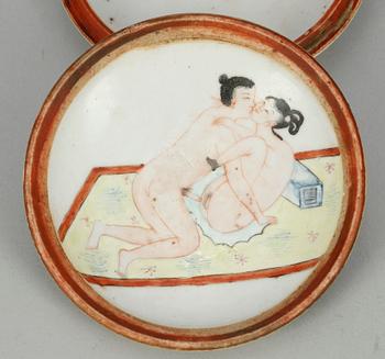 LOCKASK/DOSA, porslin, Kina, trol sent 1800-tal.