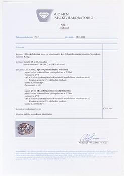 Ring, 18K guld, briljantslipade diamanter totalt ca 3.56 ct. Schweiz. Med intyg.