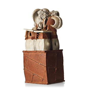 Kerstin Hörnlund, a stoneware sculpture "Organic housing".