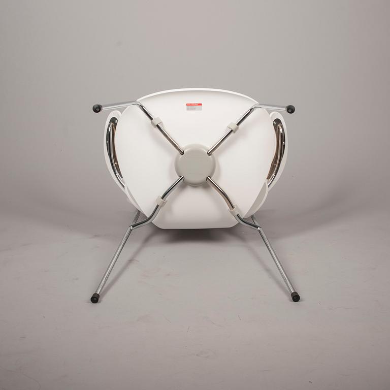 STOL, "Måsen / Liljan", Arne Jacobsen, Fritz Hansen, 2000-tal.