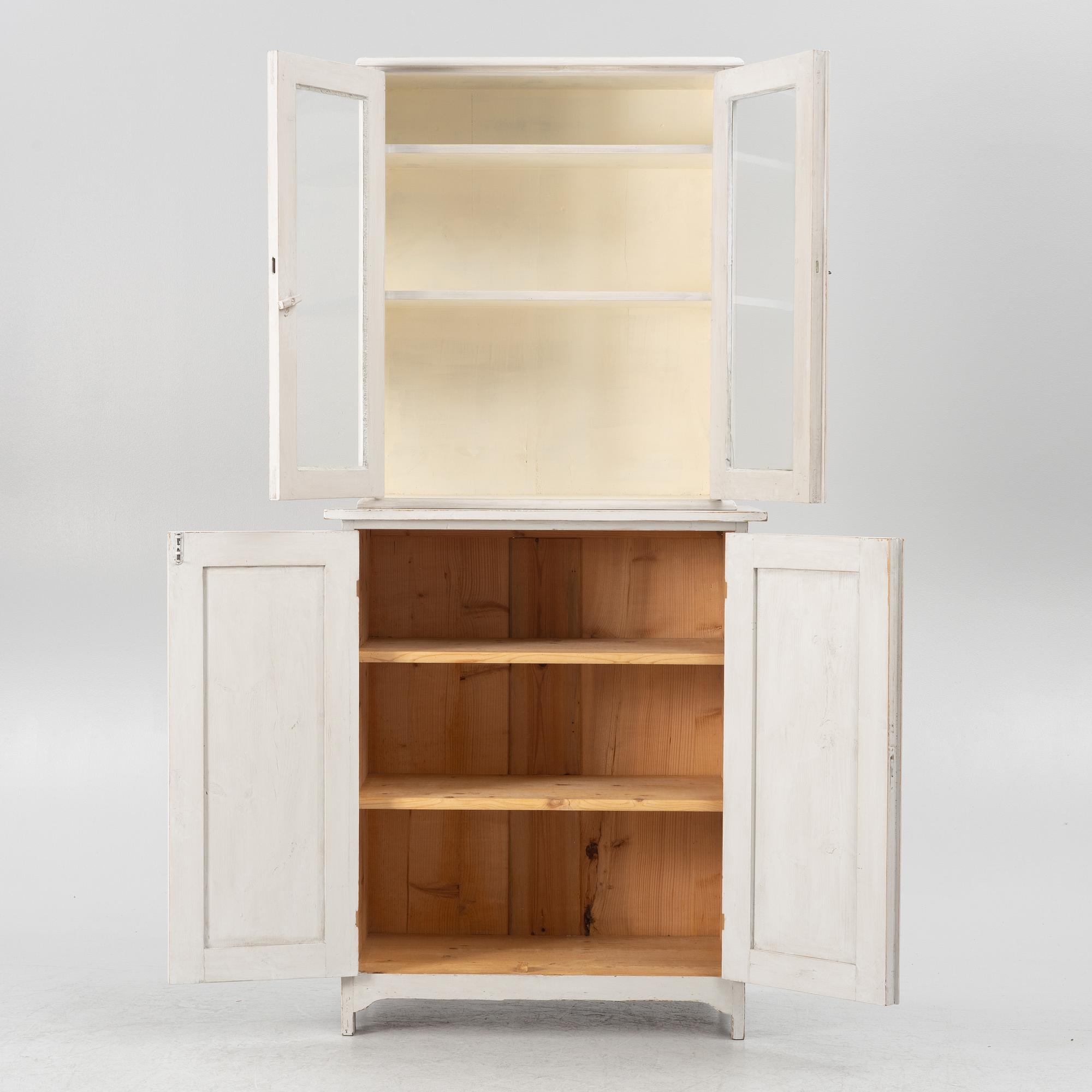 A vitrine cabinet, early 20th century.