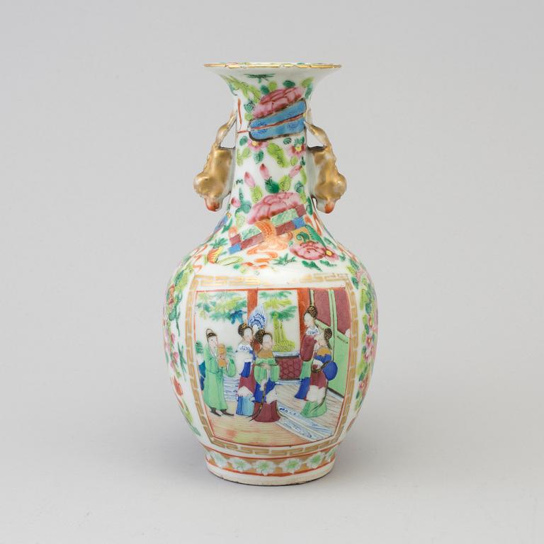 A circa 1900 Chinese porceline vase.