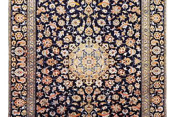 A Kashan carpet, c. 335 x 224 cm.