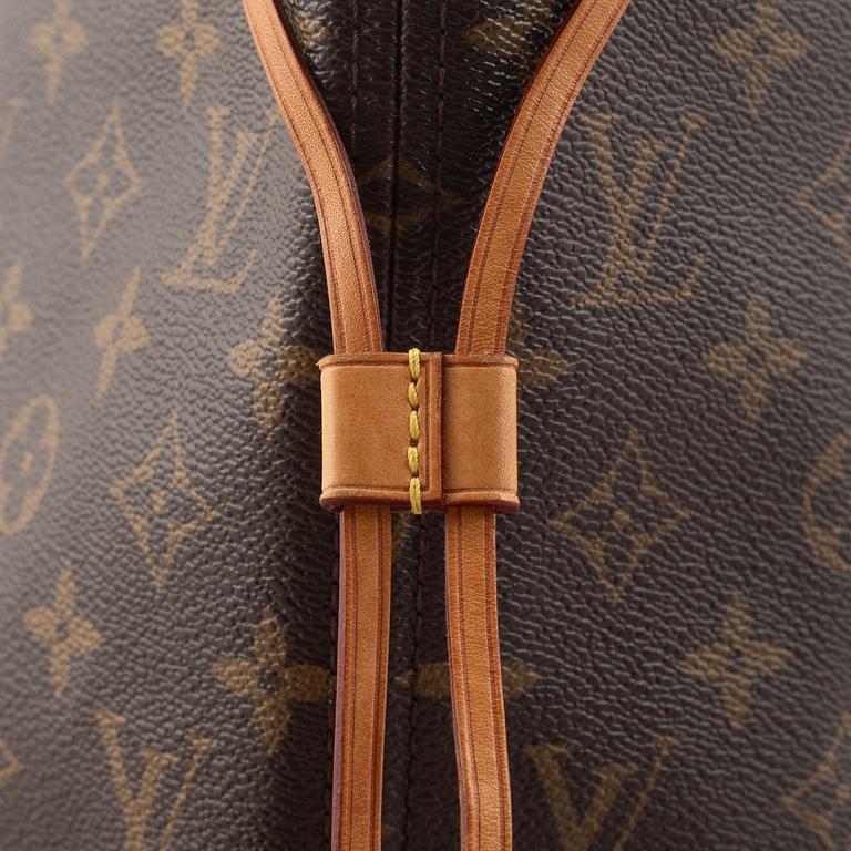 Louis Vuitton, a 'Neverfull MM' handbag, 2015.