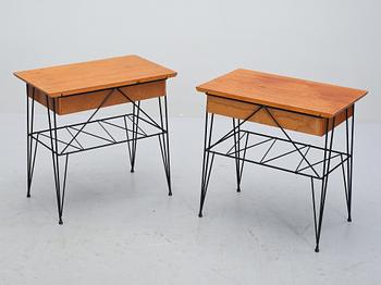 SÄNGBORD, ett par, stringmodell, 1950/60-tal.