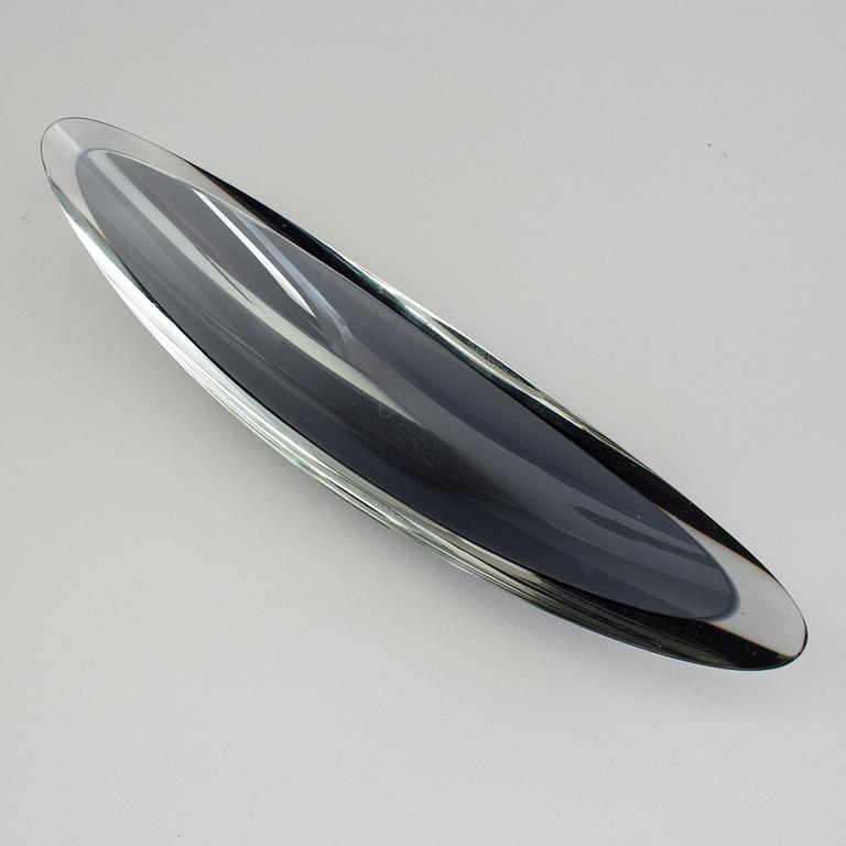 A "Lansetti" glass bowl by Kaj Franck, signed Nuutajärvi -57.