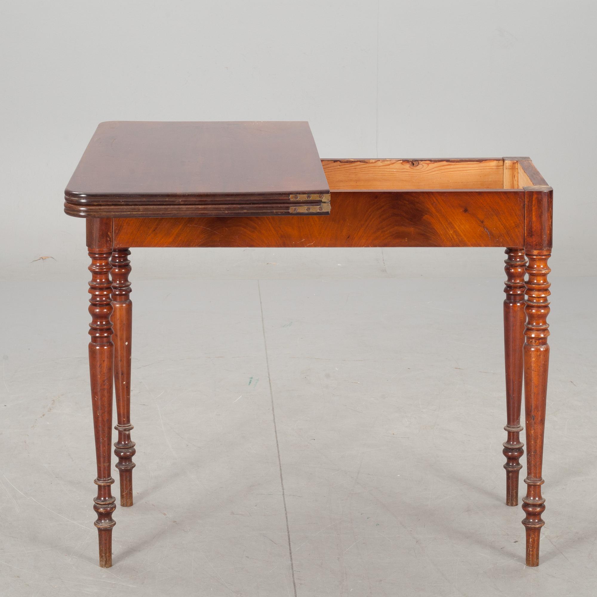 SPELBORD, senempire. 1800-talets mitt.