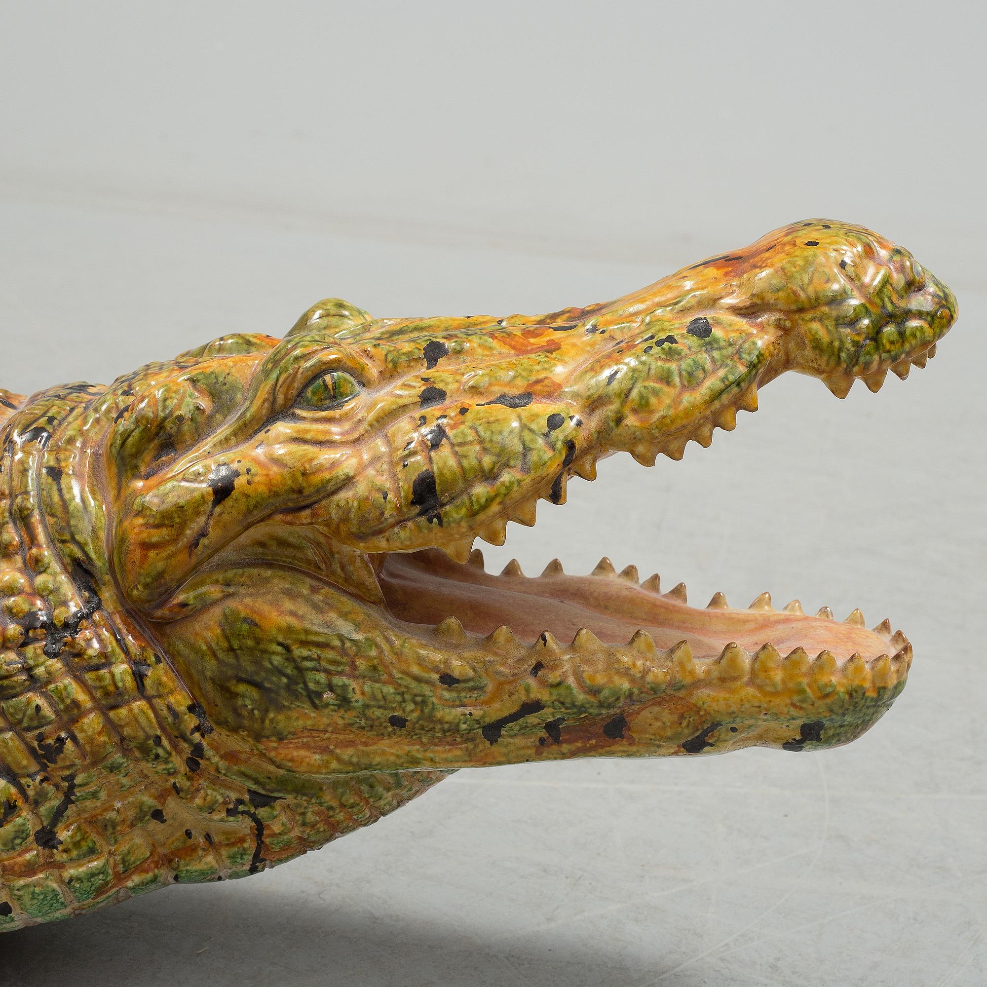 a ceramic crocodile sculpture from the second half of the 20th century.