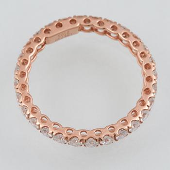 RING, 18K guld med briljantslipade diamanter 1.05 ct. Vikt 1,3 gram.