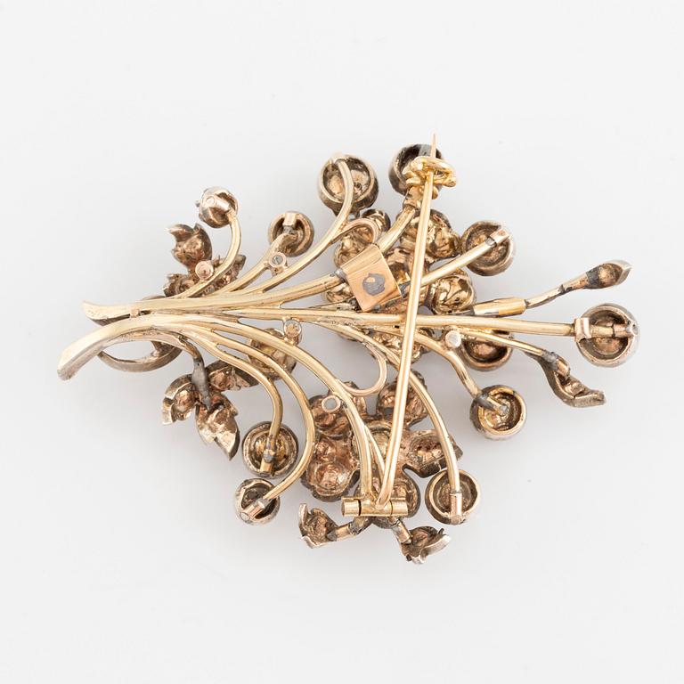 Rose cut diamond brooch.