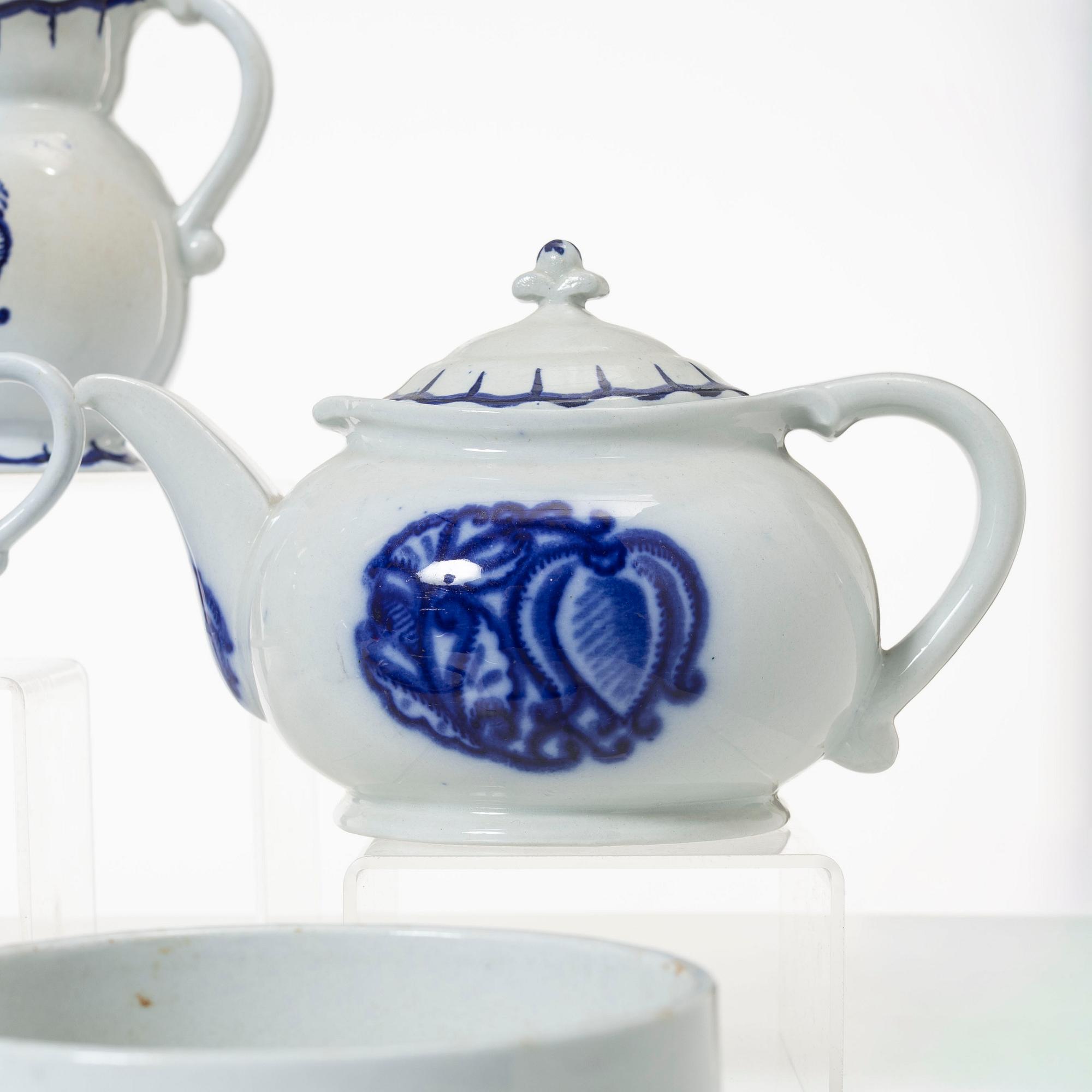 Wilhelm Kåge, service, 84 pieces, "Liljeblå", Gustavsberg.