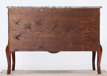 BYRÅ, gustaviansk stil, 1900-tal.