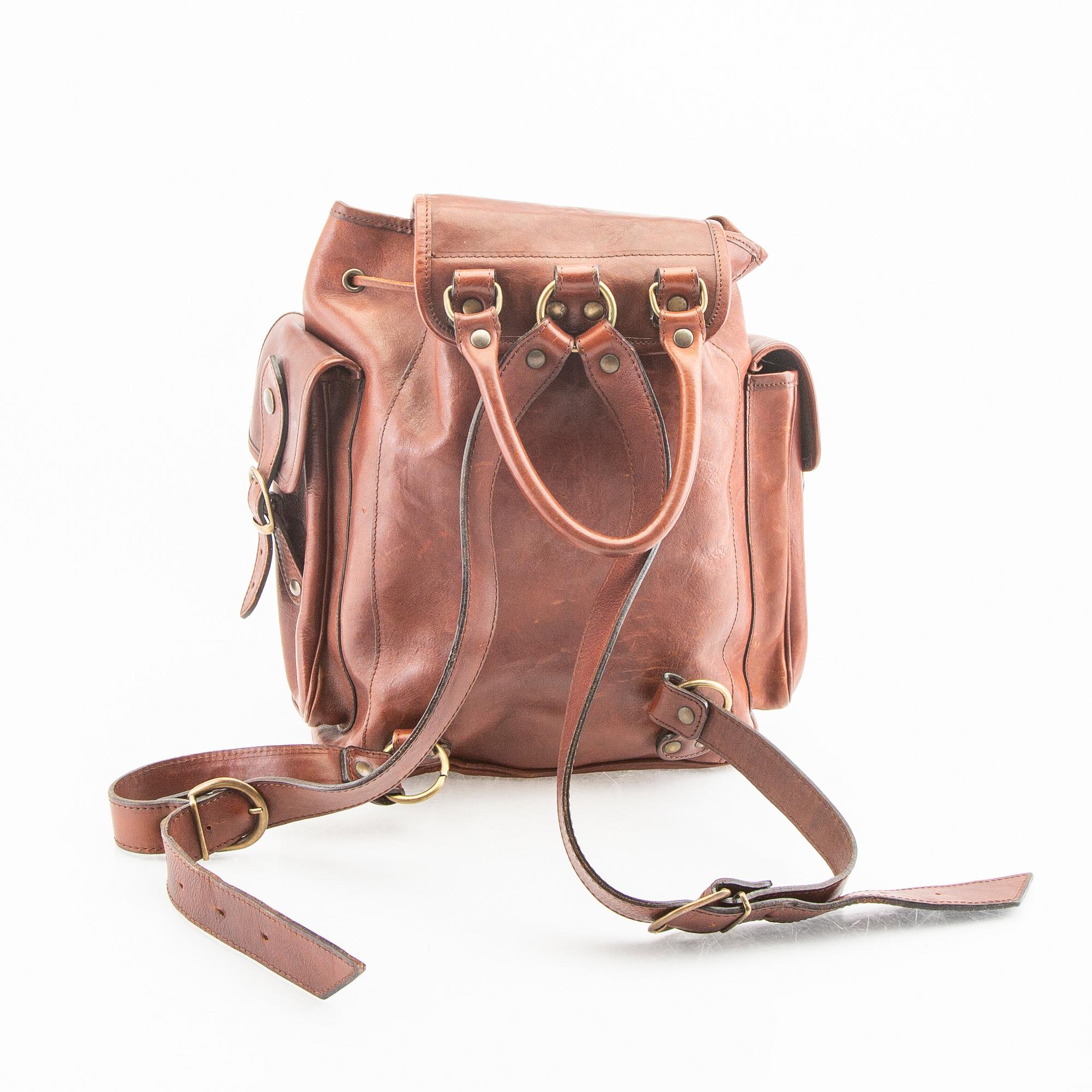 A Morelli leather rugsack.