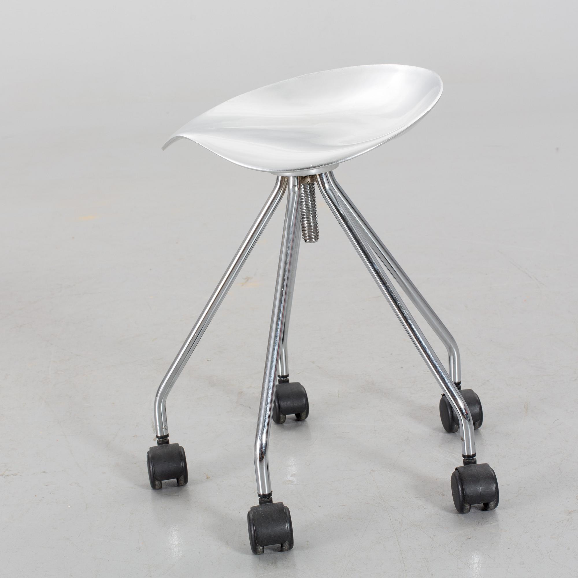 AMAT社　JAMAICA STOOL Pepe Cortes for AMAT Mid Century Chrome Jamaica Stool | Mid