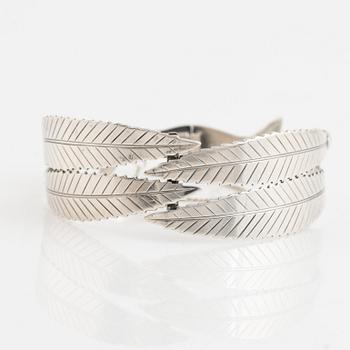 Gertrud Engel, för A Michelsen, armring, silver.