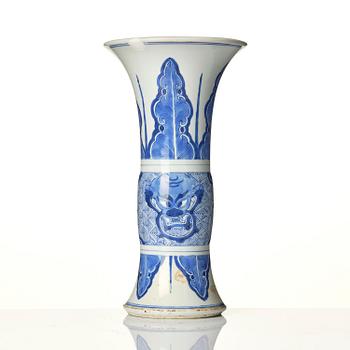 A blue and white Gu shaped vase, Qing dynasty, Kangxi (1662-1722).