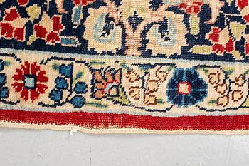 Matto, semi-antique Tabriz, ca 353 x 241 - 245 cm.