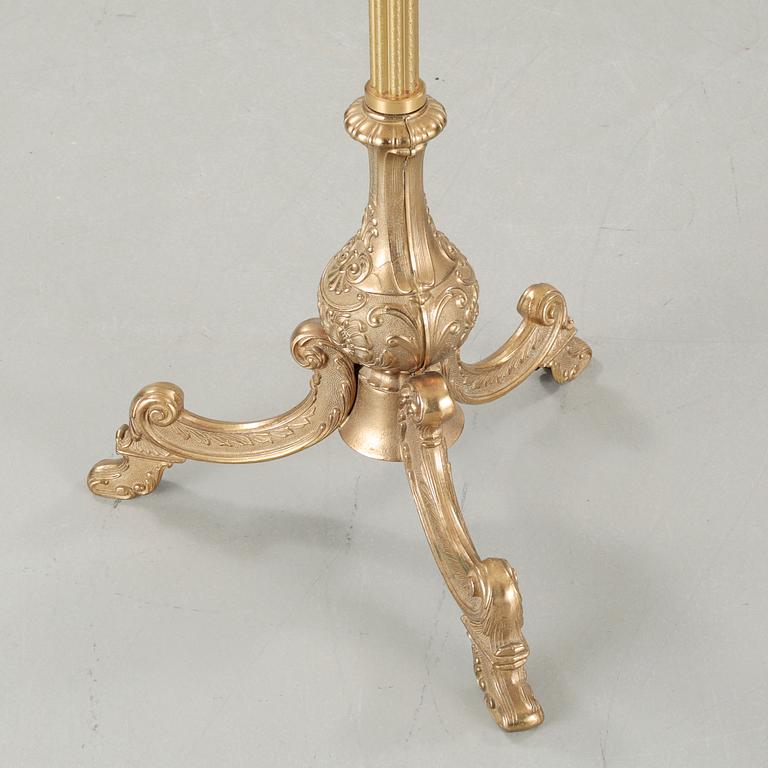 A clothes hanger, second half of the 20th Century.