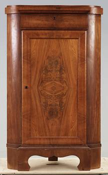 HÖRNSKÅP, Karl Johan, 1800-talets mitt.