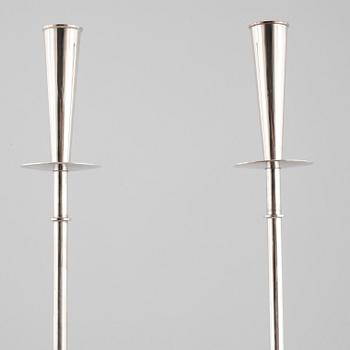 TORE ELDH, ett par ljusstakar, silver, K&EC, Göteborg, 1962.