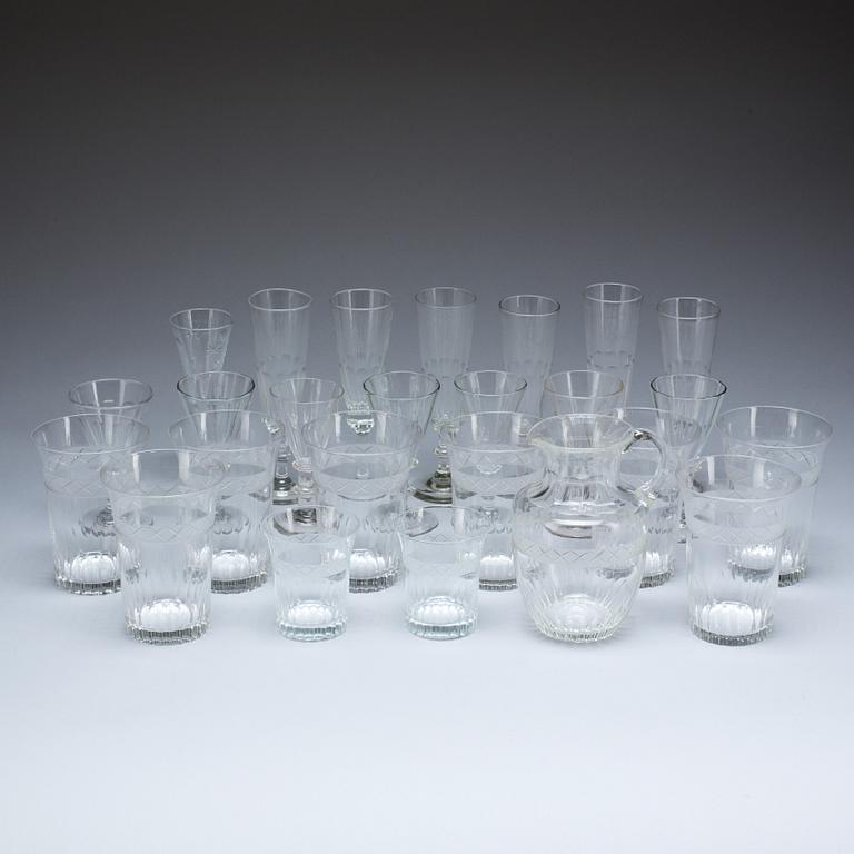 PARTI GLAS, 25 delar. 1800/1900-tal.