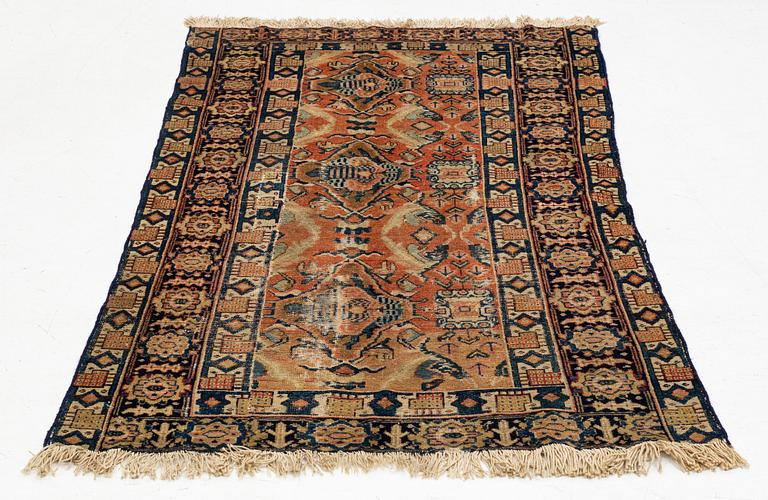 A Senneh Vahgir rug, ca 145 x 85 cm.